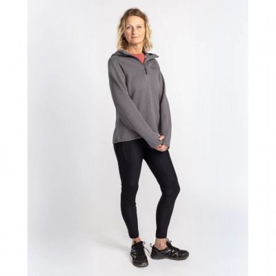 Sporty hoodie with thumb holes in the cuffs.