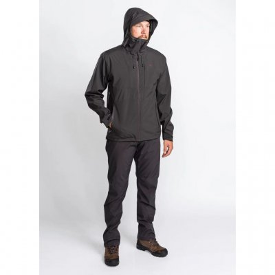 The outdoor jacket has two side pockets and two chest pockets.