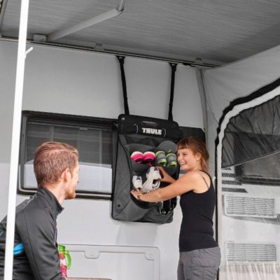 Håll ordning på familjens skor med Thules Skoförvaring.