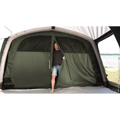 Sleeping cabin with magnetic closure of the door in Outwell Knightdale 8PA family tent