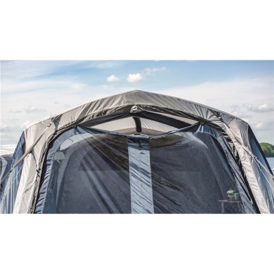 The 360 ​​° opening of the Outwell Grandville 8SA family tent allows the door to open both top and bottom. Use it as a windscree