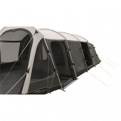 Four doors provide good opportunities for ventilation.