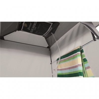 Houder in het plafond voor zonnedouche en sproeier.