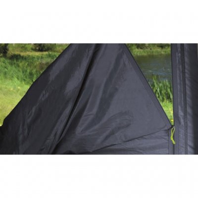 Curtains regulated with zippers at Outwell Nevada 5PE