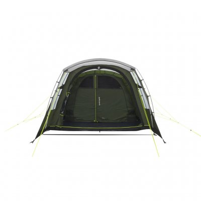 Bent tent poles give a good ceiling height of 200 cm inside the tent
