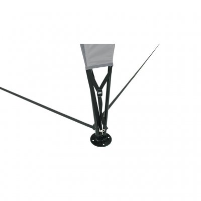 Strong feet provide good stability even on soft surfaces.