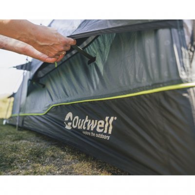 Grote regelbare ventilatie met hor onder één raam