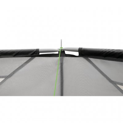 De lateien werden bevestigd aan de 16 mm verende stalen staven