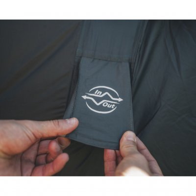 Dankzij het Rigid Air System zet u de tent in korte tijd op en de stabiele constructie is bestand tegen zelfs de zwaarste weerso