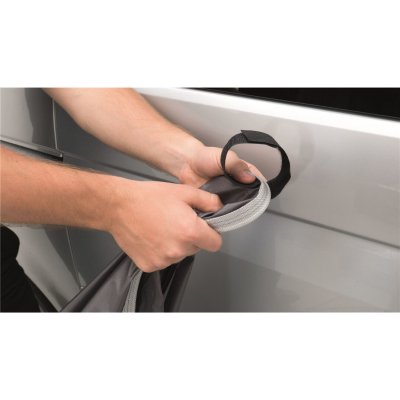 Attach the canopy to the car via the gutter, Velcro straps or tent lines.