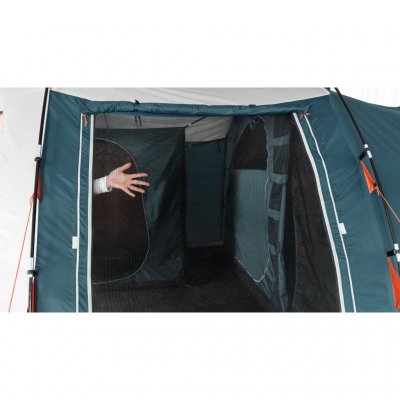 Side entrance with mosquito net at Easy Camp Palmdale 800 Lux