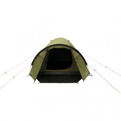 Setesdal 2 koepeltent recht van voren met de deur open, met zicht op de ingang, vestibule en slaapcabine.