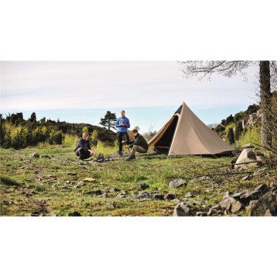 Tent in high comfort with Robens Fairbank's tipi tent with cotton cloth.