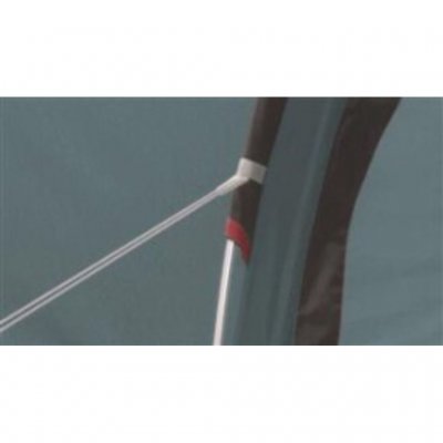 Tent poles in aluminum and tent ropes with good stability.