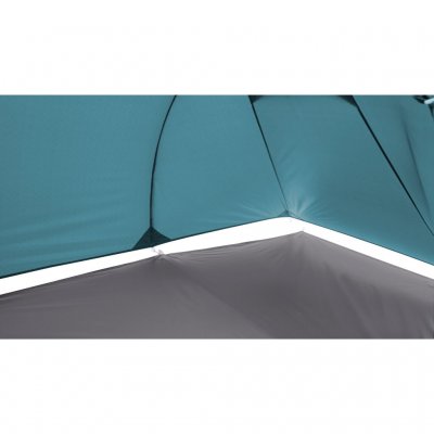 The apse in the tent.