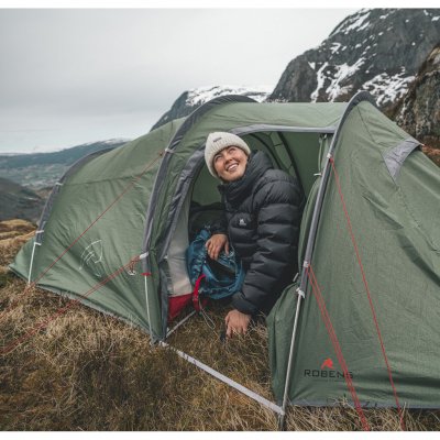 De Robens Sage 3 Pro heeft een ruime vestibule met plek voor zowel bagage als koken – ideaal bij slecht weer.