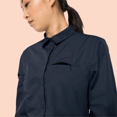 Chest pocket with hidden zipper.