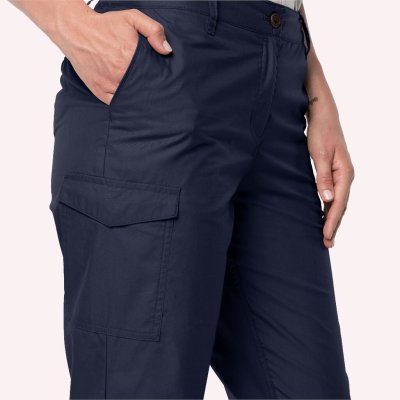 Outdoor trousers with two side pockets and two leg pockets.
