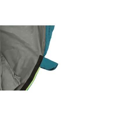 Baffle at the zipper protects against cold drafts