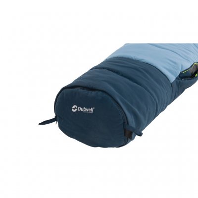 The sleeping bag can be extended in order to get 30 cm extra