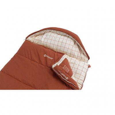 De Outwell Camper Lux-slaapzak is voorzien van een geïsoleerde tochtstrook langs de rits die voor extra warmte zorgt.
