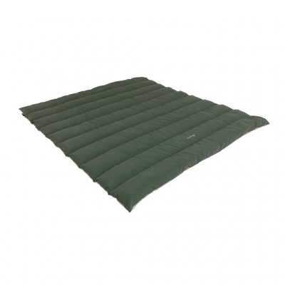 Deken met een zeer zacht katoenen oppervlak, perfect voor extra warmte op koele avonden.