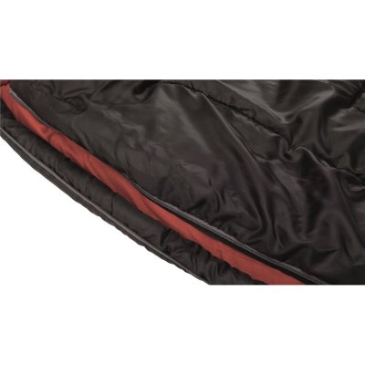An extra protection behind the zipper protects the sleeping bag against cold drafts.