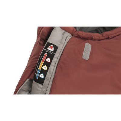 Extra insulated collar minimizes drafts