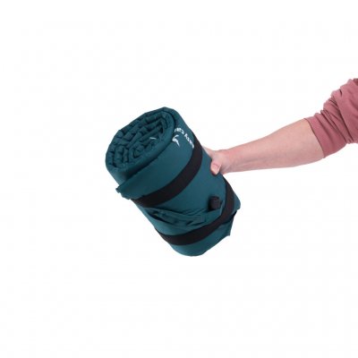 Such a small pack size that it can be carried with one hand