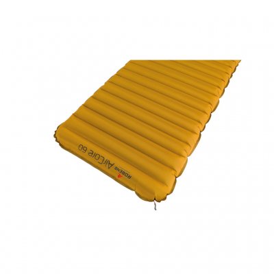 Horizontal channels mean that the sleeping pad adapts to the body and provides good support
