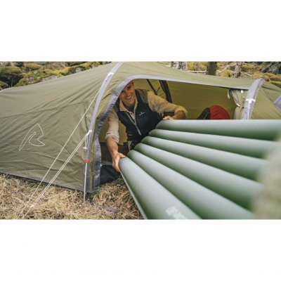 Durable surface in 100% polyester and insulation in microthermo