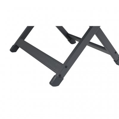 Dankzij een stabiele constructie kan de voetsteun ook gebruikt worden als een kruk met een maximale belasting van 100 kg