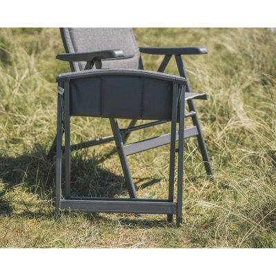 Voetsteun/kruk in dezelfde stijl als de campingstoelen Outwell Helena, Outwell Rosewood en Outwell Clements.