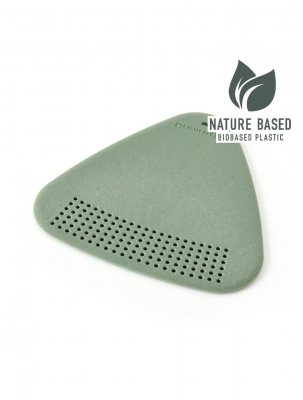 Smooth cutting board with built-in strainer. Ideal for camping and outdoor activities.