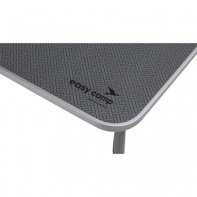 Gelamineerd tafelblad dat mors- en waterafstotend is.