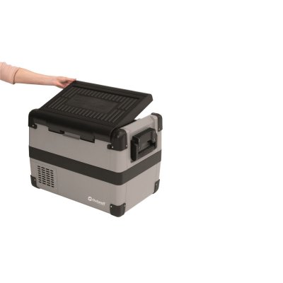 The lid of the cooling box can be opened from both sides or removed completely.