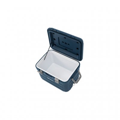 Charging in with ice packs or ice to keep the goods cold.
