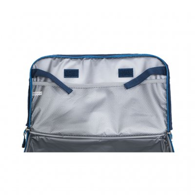 Mesh pockets in the lid designed to fit an ice block