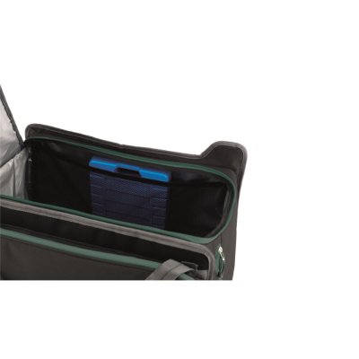 Internal mesh pockets for ice blocks or bottles