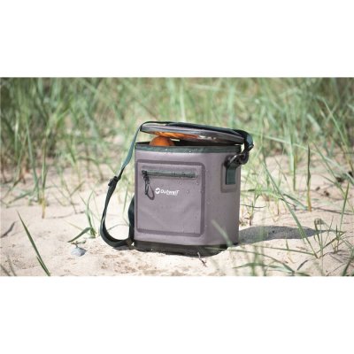 Cooler from Outwell in durable material that is easy to clean.