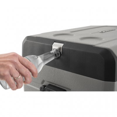 Built-in cap opener in the lid.