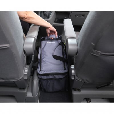Ontworpen om perfect tussen de stoelen van VW T5/6/6.1 en vergelijkbare voertuigen te passen.