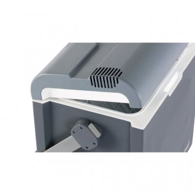 Outwell EcoCool heeft een ventilator met een locatie die het gemakkelijk maakt om hem in de auto te pakken.