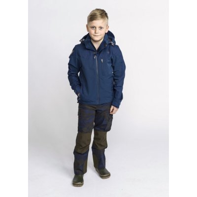 Pinewood Finnveden Hybrid children's jacket from the front.
