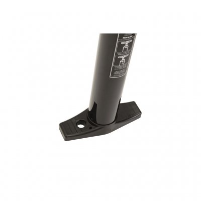 Foot rests for easier pumping.