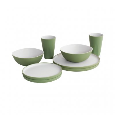 Break-resistant dinner set that is stackable and has a small pack size