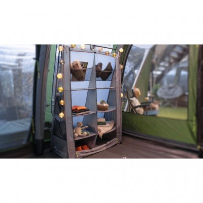 Dankzij de 8 planken en zijvakken kun je veel opbergen.