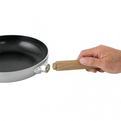 Afneembare soft-touch handgreep en keramische antiaanbaklaag op de koekenpan.