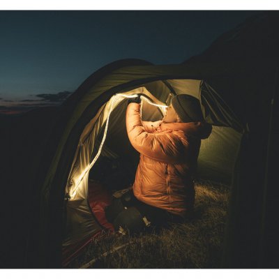 200 cm lange LED-lichtslinger die flexibele en betrouwbare verlichting biedt voor tenten, shelters of de campingplaats