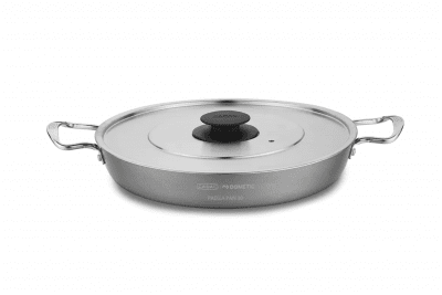 Een lichte maar stevige aluminium pan van 28 cm (Ø)